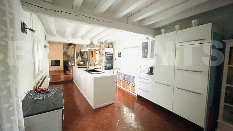 Demeure - 261 m² - 8 pièces