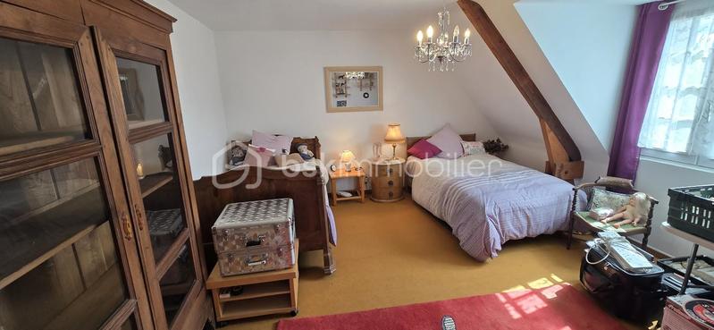 Maison - 244 m² - 9 pièces