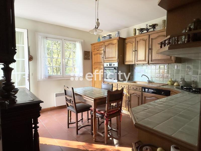 Maison - 224 m² - 7 pièces