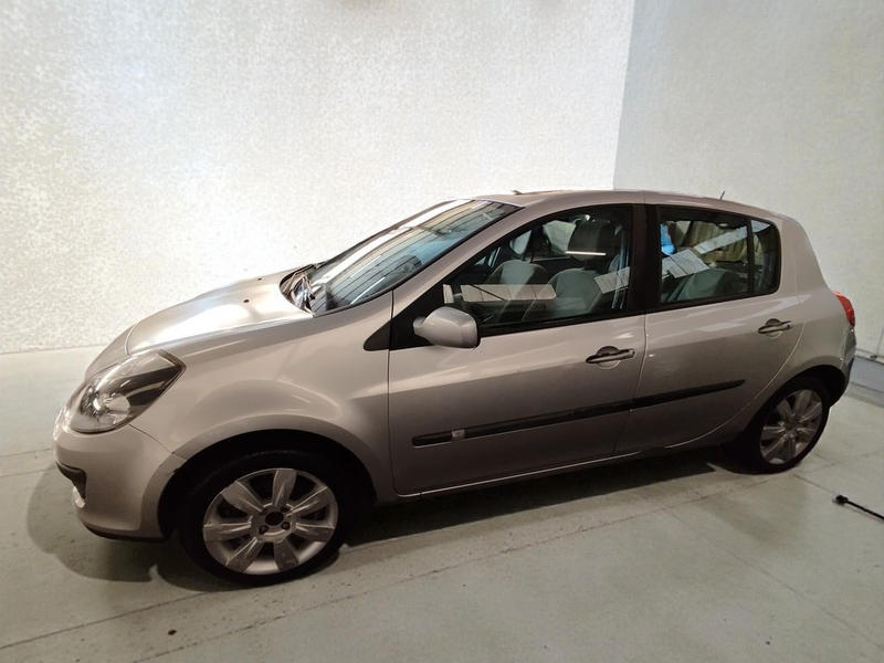 Renault Clio III 1.2 Tce 100 Privilege 5p