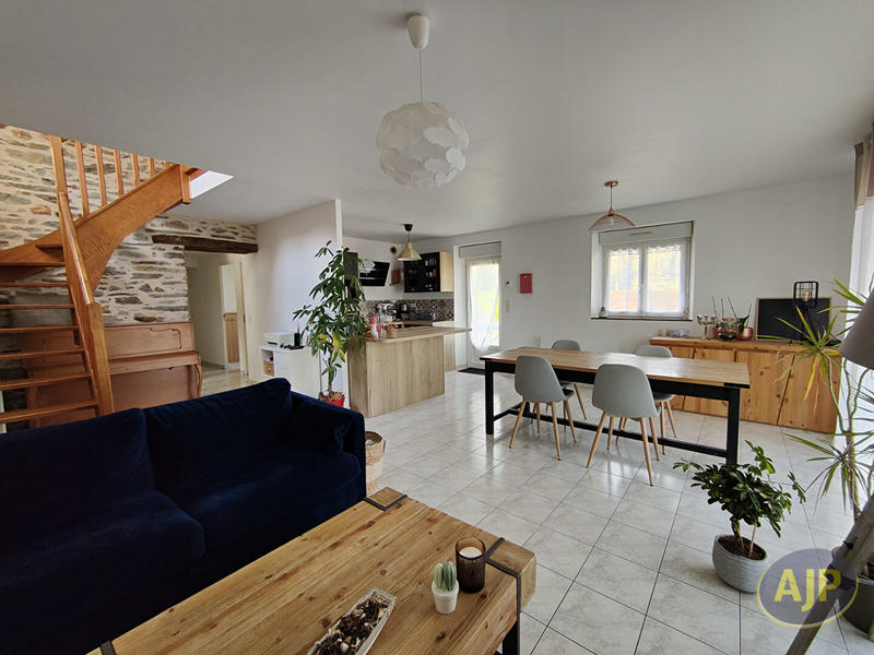 Maison - 81 m² - 5 pièces