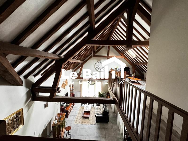 Maison - 280 m² - 9 pièces