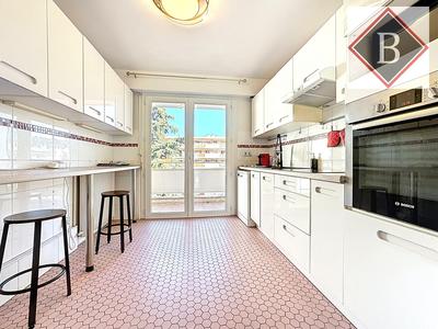 Appartement - 97 m² - 4 pièces