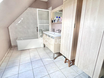 Maison - 95 m² - 5 pièces