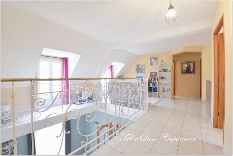 Maison - 220 m² - 6 pièces