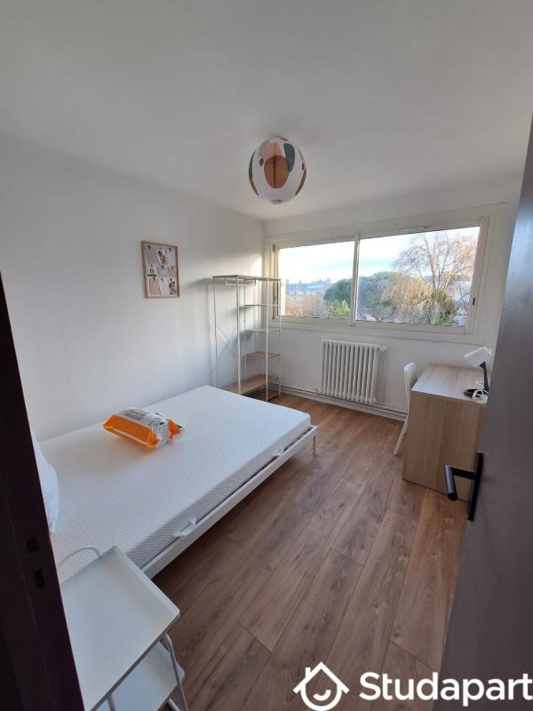Chambre - 9 m² - 1 pièce