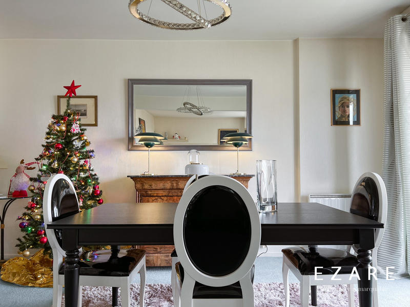 Appartement - 110 m² - 6 pièces