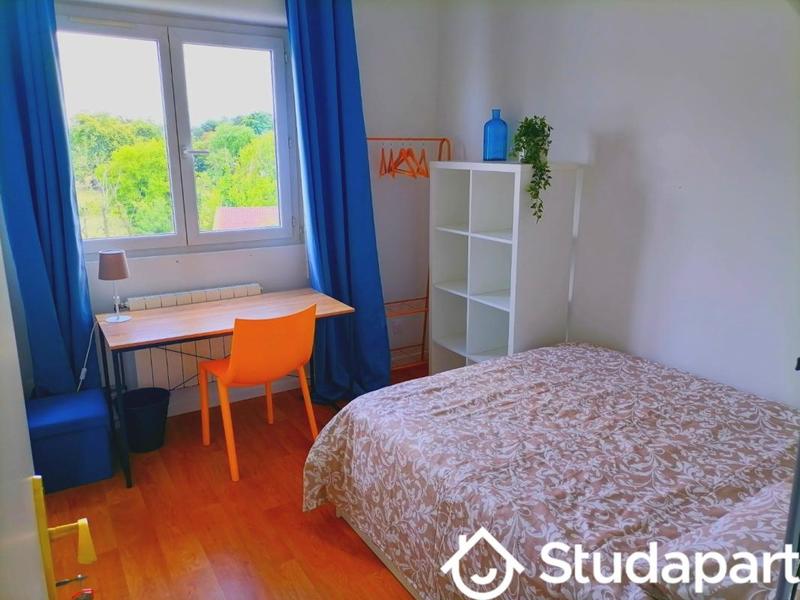 Chambre - 10 m² - 1 pièce