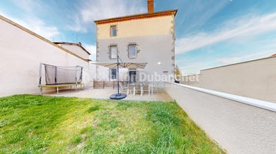 Maison - 228 m² - 6 pièces