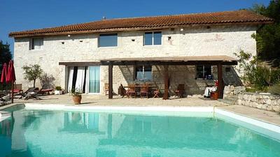 Maison en pierre - 300 m² - 9 pièces