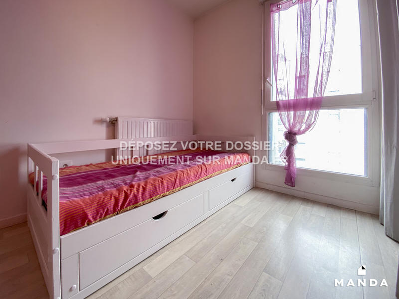 Chambre - 12 m² - 4 pièces