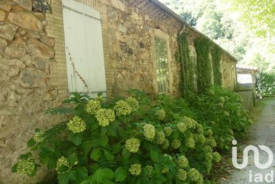 Maison - 255 m² - 10 pièces