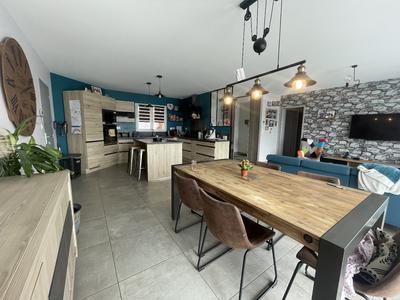 Maison - 92 m² - 4 pièces