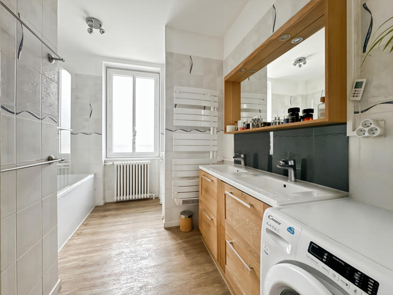 Maison - 172 m² - 8 pièces