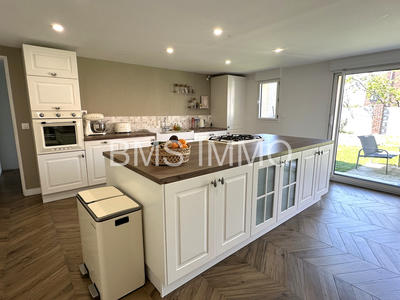 Maison - 251 m² - 6 pièces