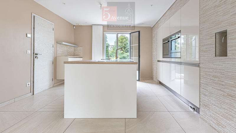 Maison - 197 m² - 6 pièces