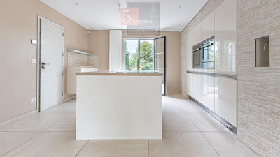 Maison - 197 m² - 6 pièces