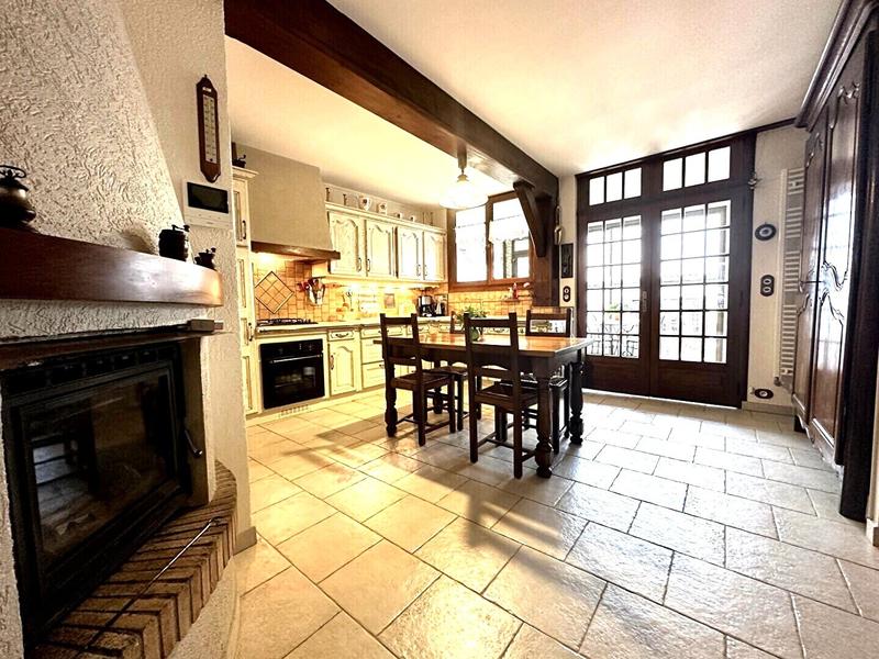 Maison - 271 m² - 7 pièces