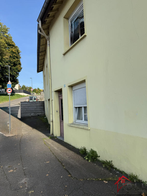 Maison - 185 m² - 18 pièces