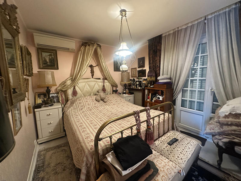 Maison - 240 m² - 6 pièces