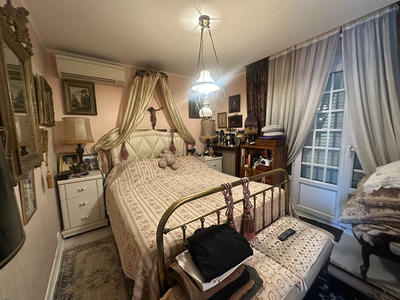 Maison - 240 m² - 6 pièces