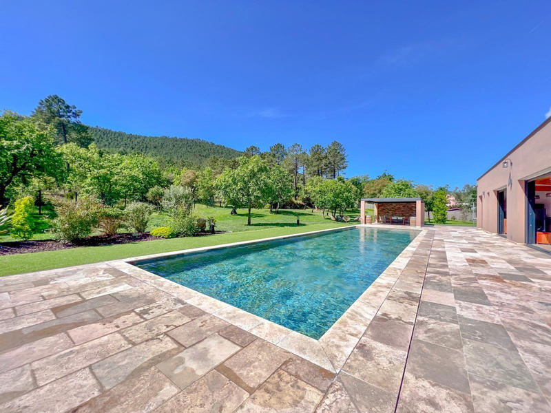 Maison contemporaine - 290 m² - 8 pièces