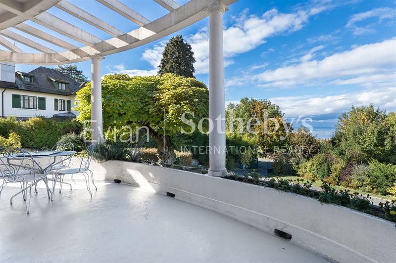 Maison - 400 m² - 13 pièces