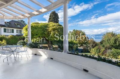 Maison - 400 m² - 13 pièces