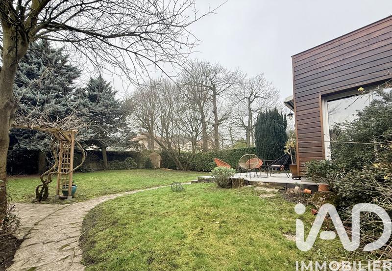 Maison - 231 m² - 7 pièces