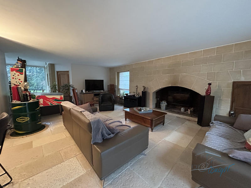 Villa - 264 m² - 8 pièces