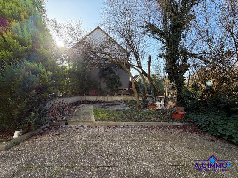 Maison - 135 m² - 6 pièces