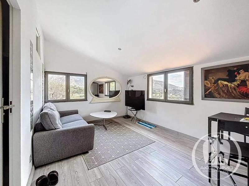 Villa - 300 m² - 8 pièces