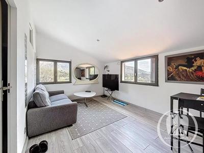 Villa - 300 m² - 8 pièces