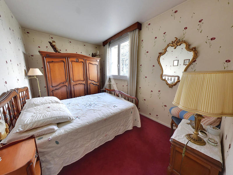 Appartement - 85 m² - 5 pièces