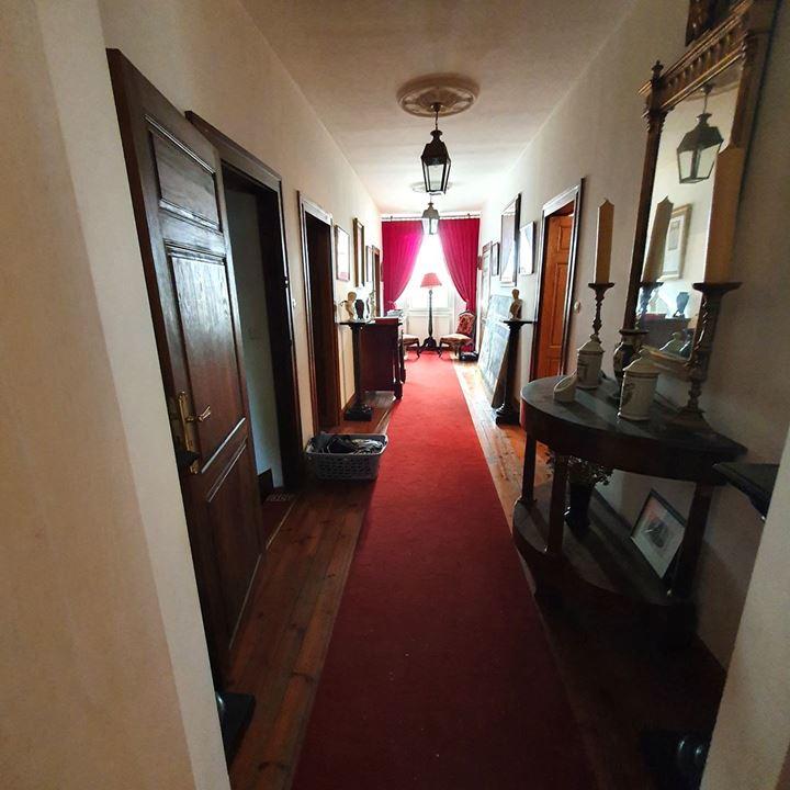 Maison traditionnelle - 304 m² - 10 pièces