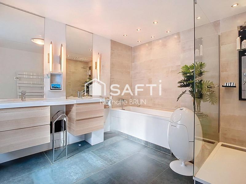 Appartement - 158 m² - 4 pièces