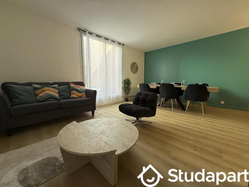 Chambre - 10 m² - 1 pièce