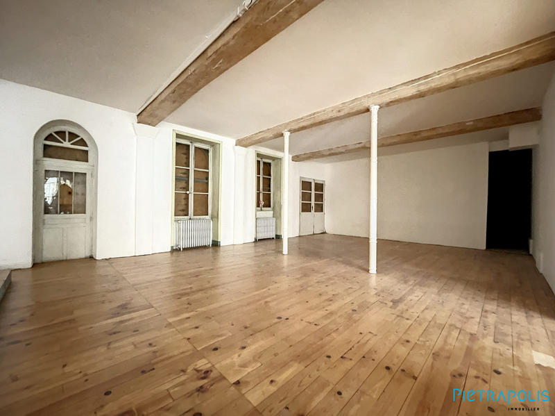 Local commercial - 207 m²