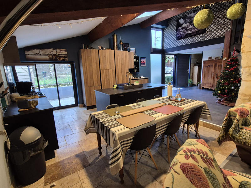 Maison - 231 m² - 6 pièces