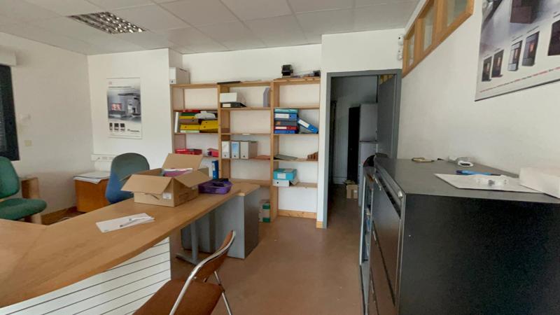 Local commercial - 1 083 m² - 8 pièces