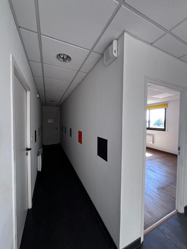 Local d'activités - 1 701 m²