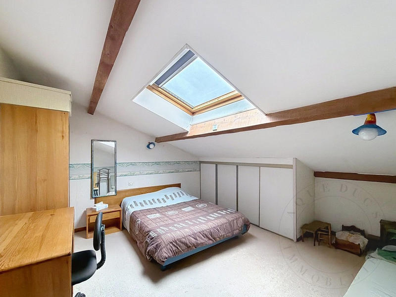 Maison traditionnelle - 122 m² - 6 pièces