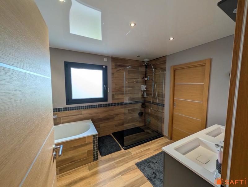 Maison - 178 m² - 6 pièces