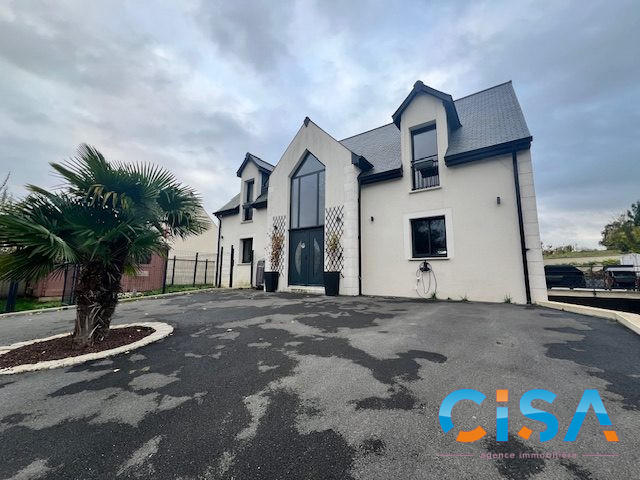 Villa - 211 m² - 8 pièces