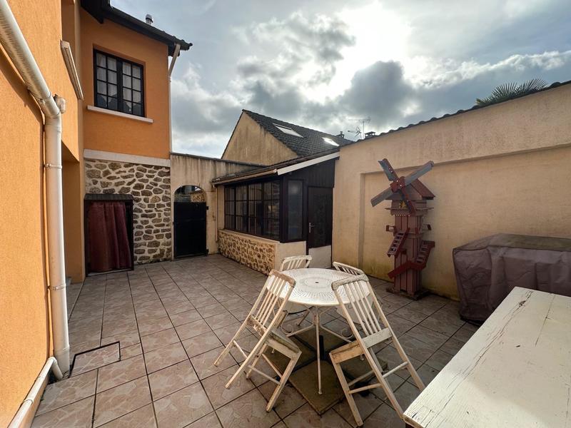 Maison - 160 m² - 9 pièces