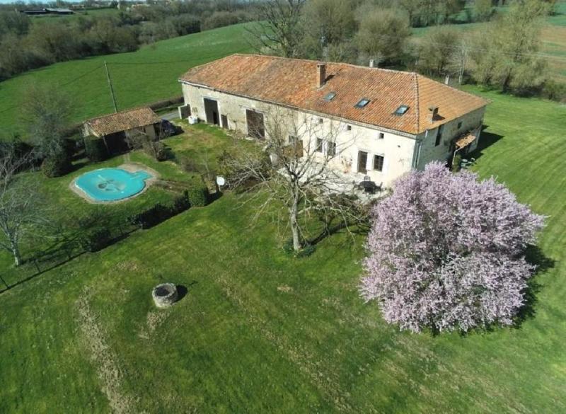 Maison - 280 m² - 8 pièces