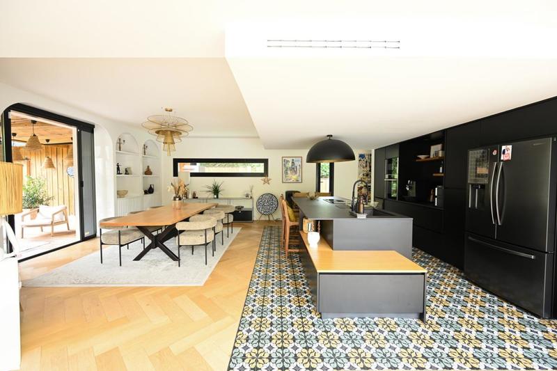 Maison - 270 m² - 7 pièces