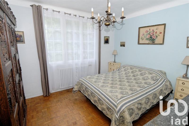 Maison - 260 m² - 12 pièces