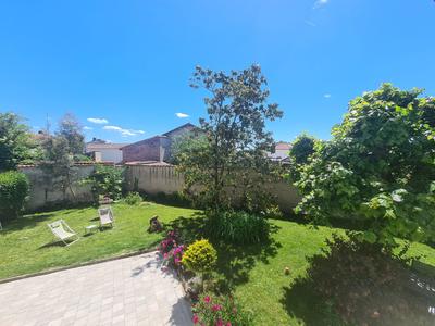 Maison - 202 m² - 8 pièces