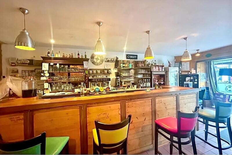 Immeuble - 239 m² - 6 pièces